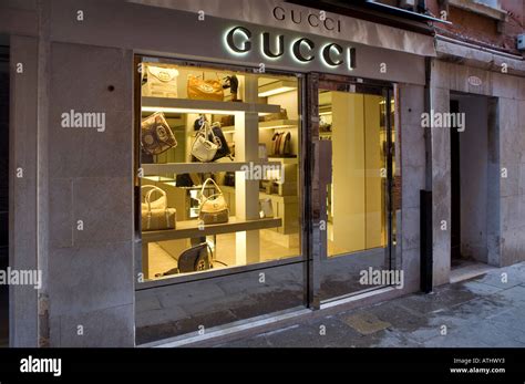 video whatsapp gucci venezia|GUCCI STORE .